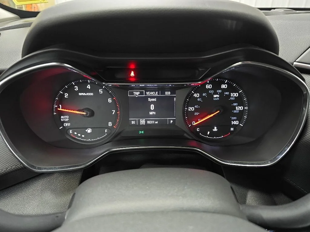 Used 2023 White Chevrolet LT image 21