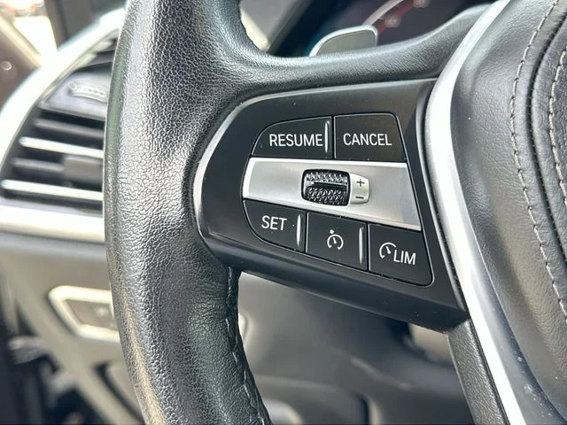 Used 2023 Gray BMW xDrive40i image 19