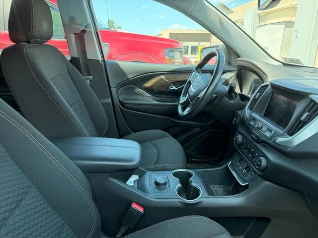 Used 2020 Silver GMC SLE image 12
