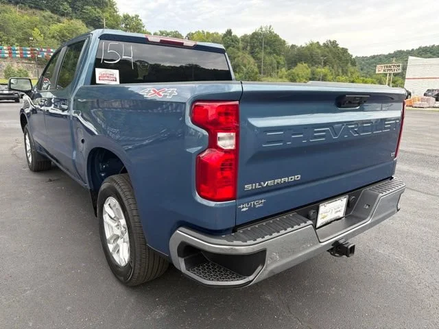 Used 2024 Lakeshore Blue Metallic Chevrolet LT (2FL) image 5