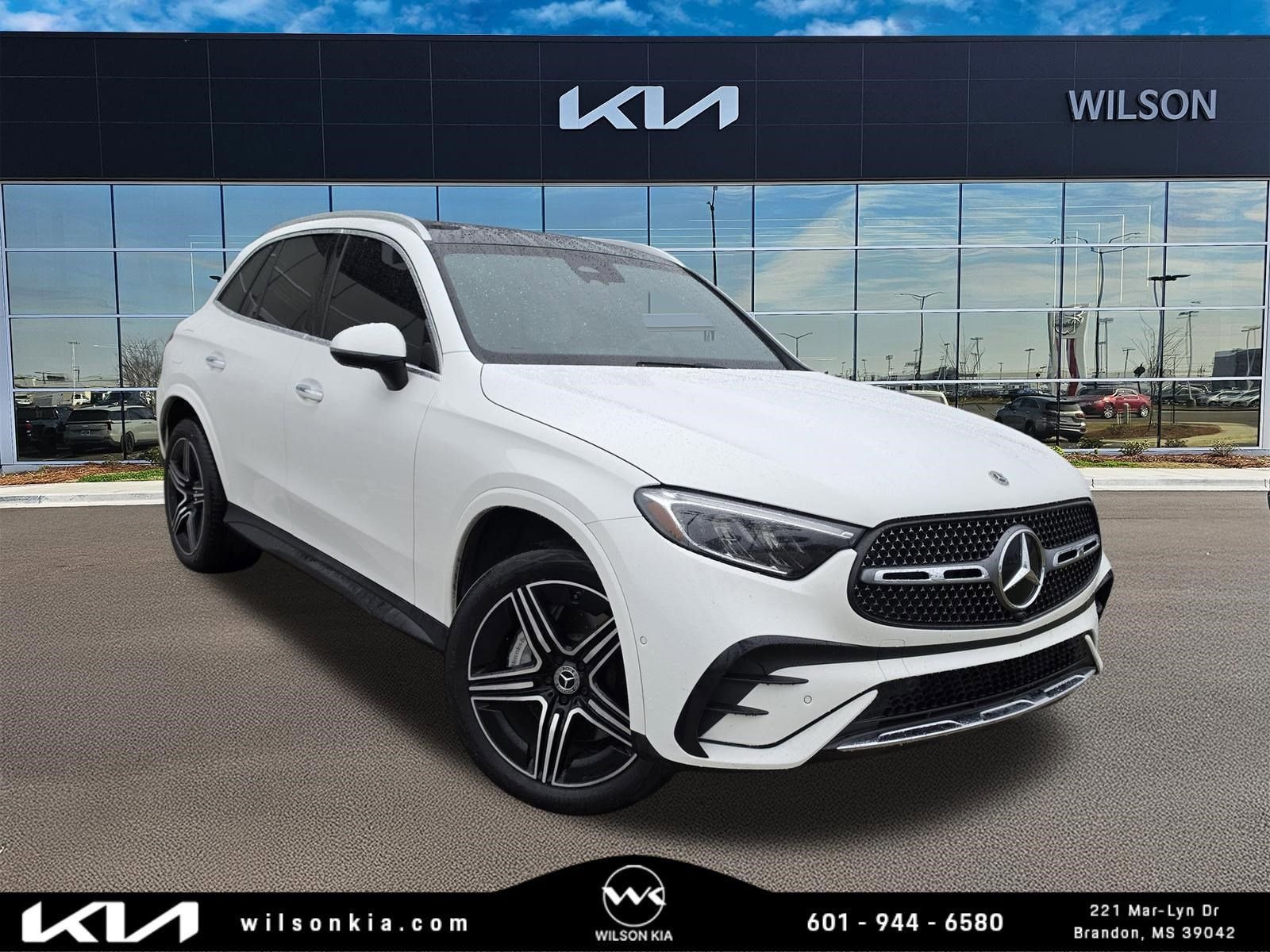 2024 Mercedes-Benz GLC GLC 300 4MATIC's photo