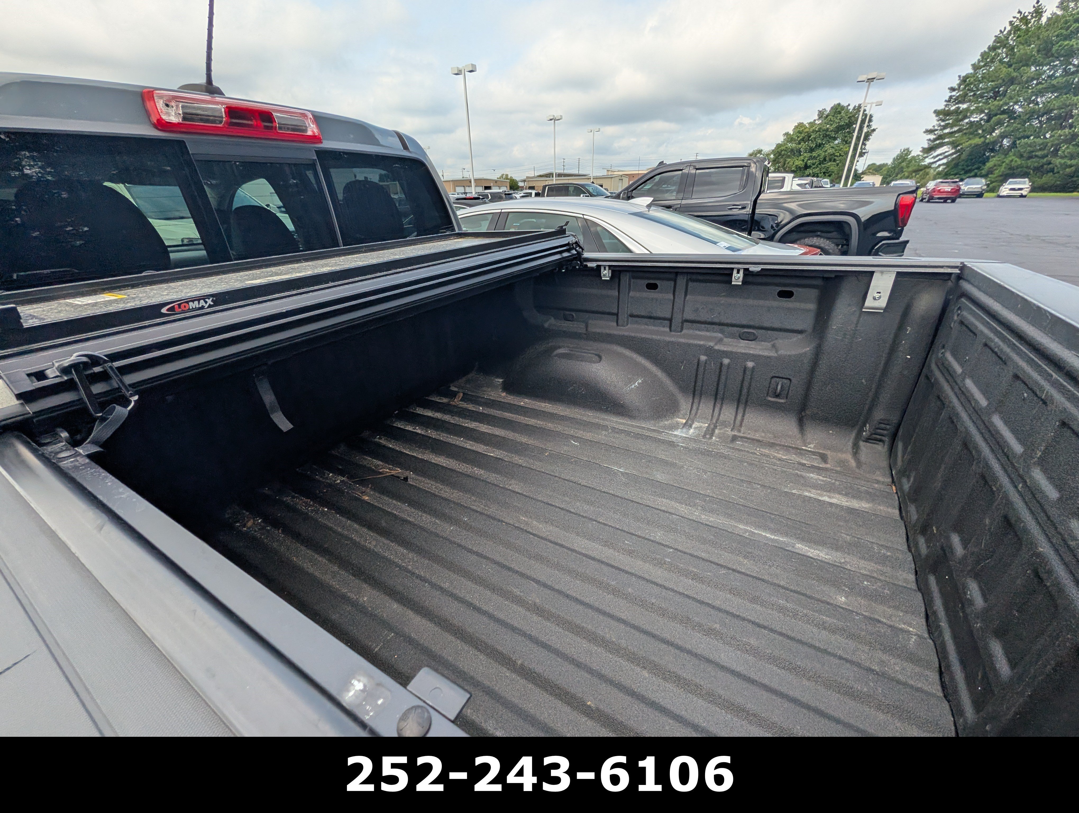 Used 2022 Satin Steel Metallic GMC 4WD AT4 w/Leather image 12