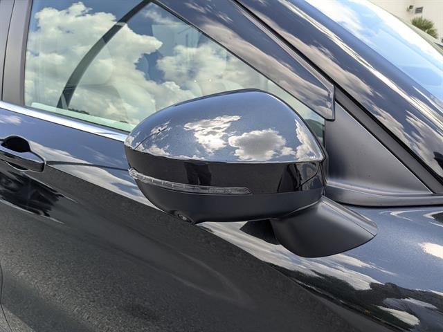 Used 2025 Black Diamond Mitsubishi SE image 23