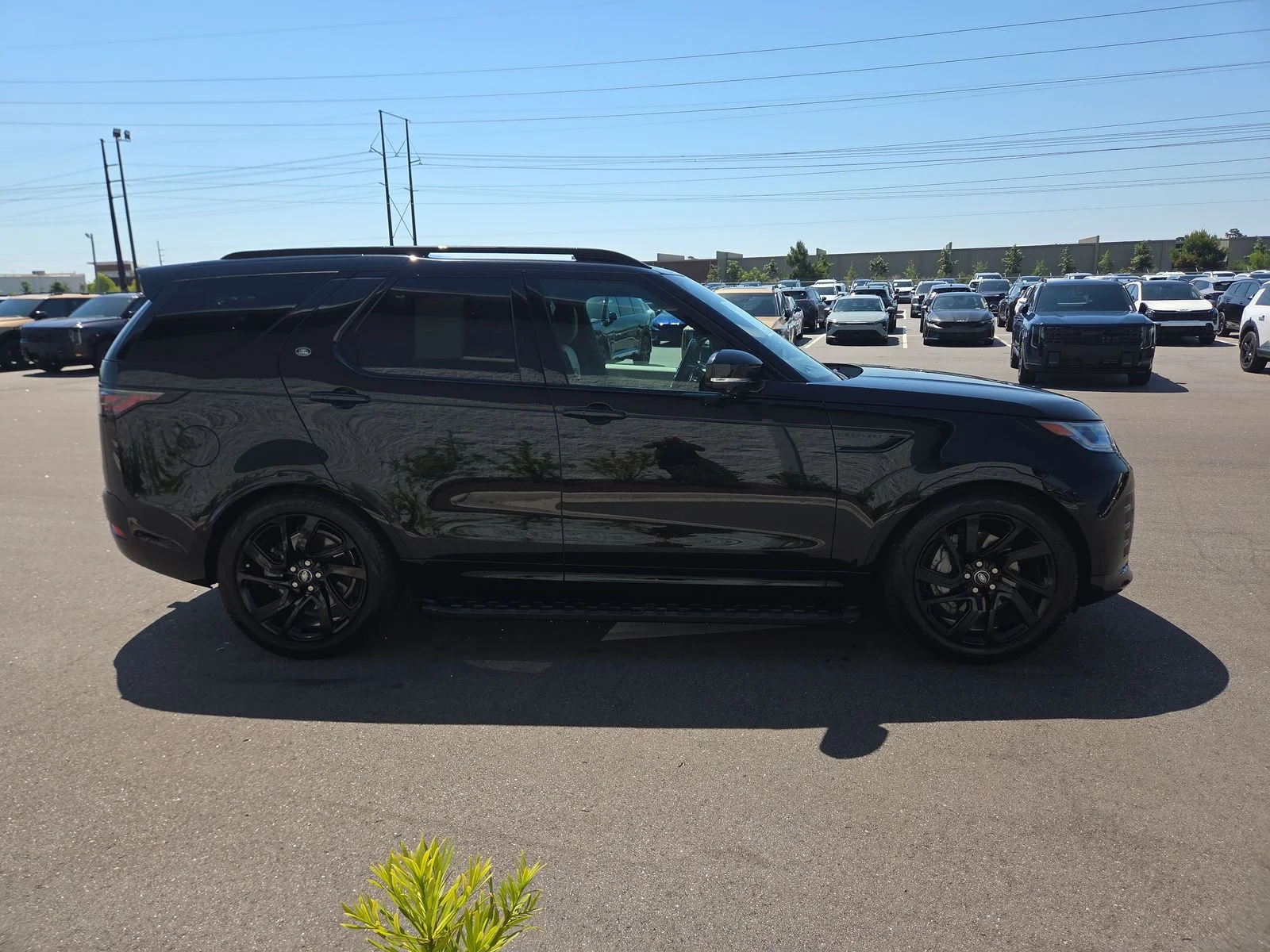 Used 2023 Santorini Black Metallic Land Rover S R-Dynamic image 7