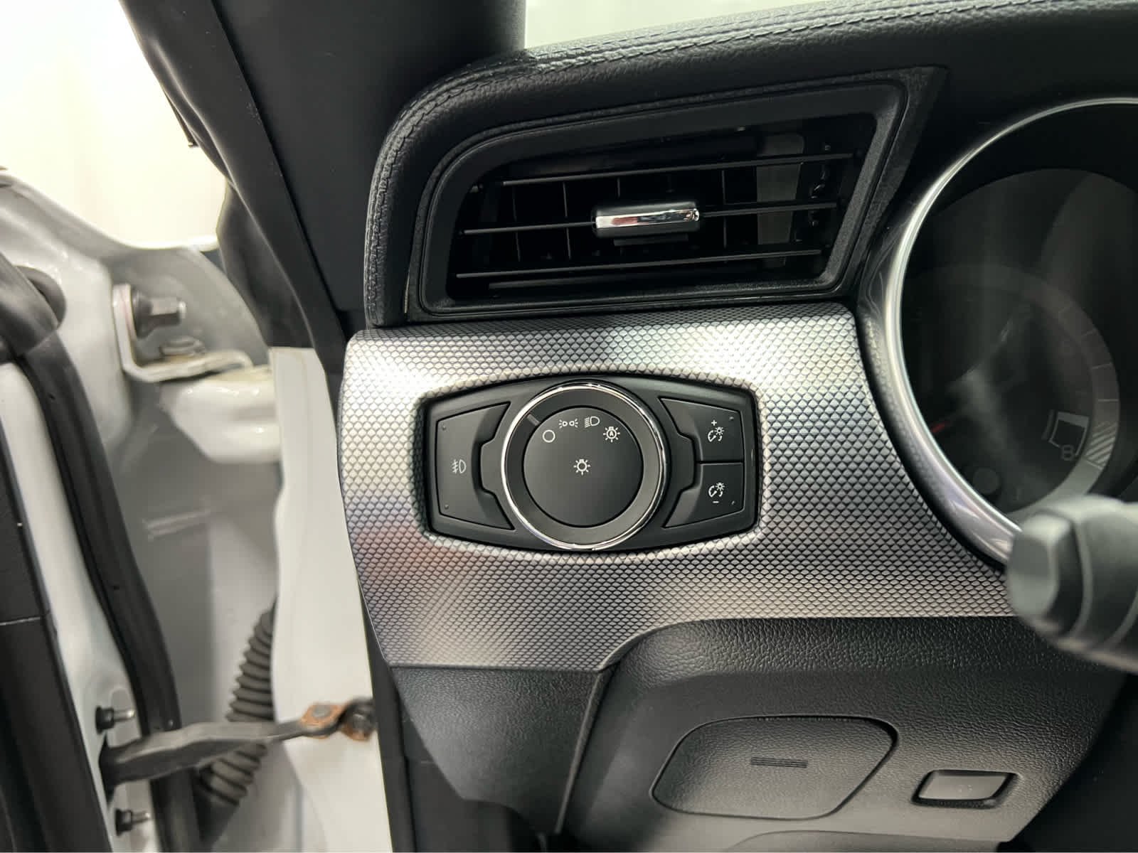Used 2021 Oxford White Ford GT image 18