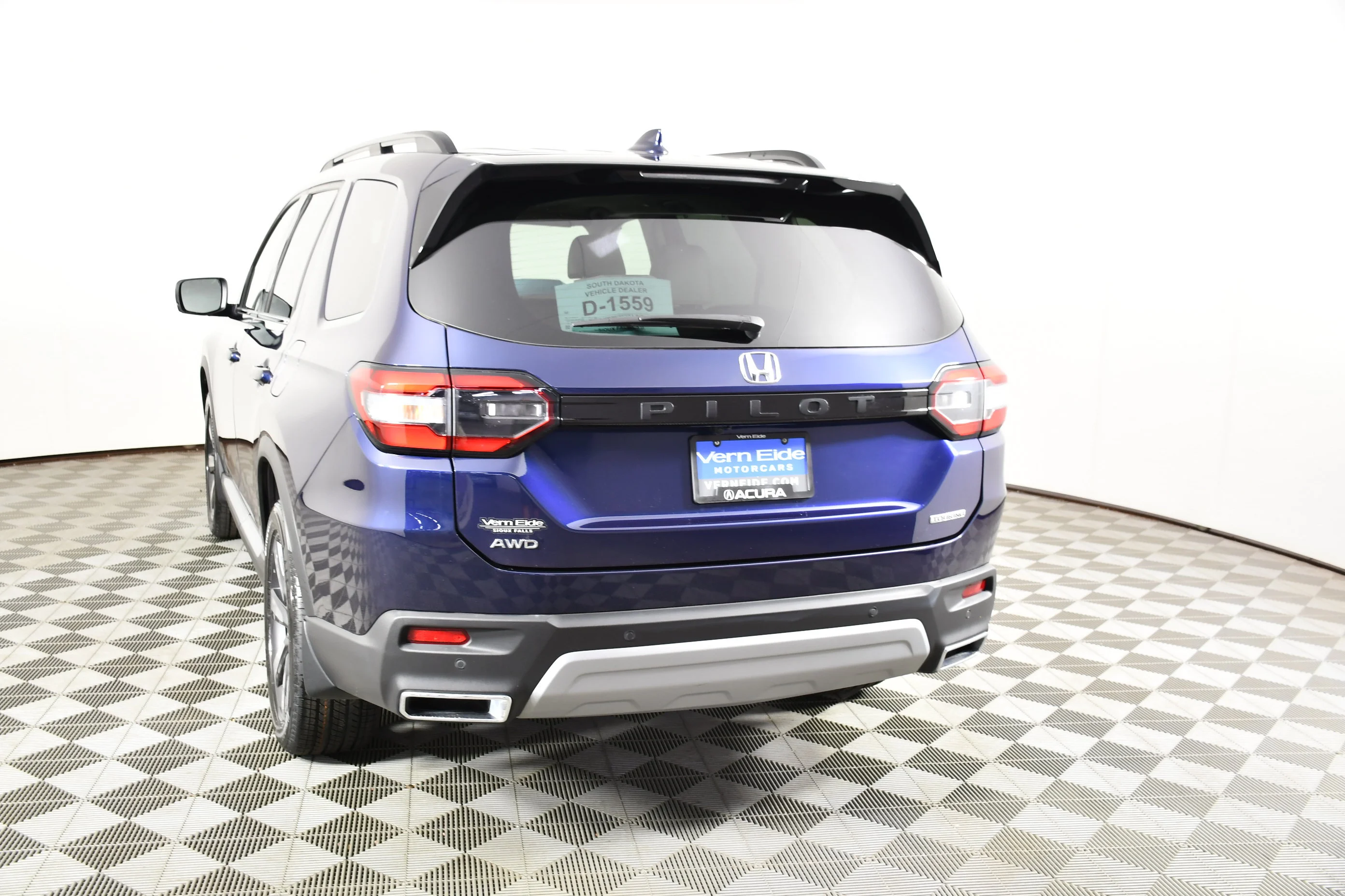 Used 2025 Obsidian Blue Pearl Honda Touring image 7