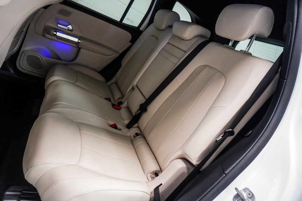 Used 2025 White Mercedes-Benz GLB 250 image 7