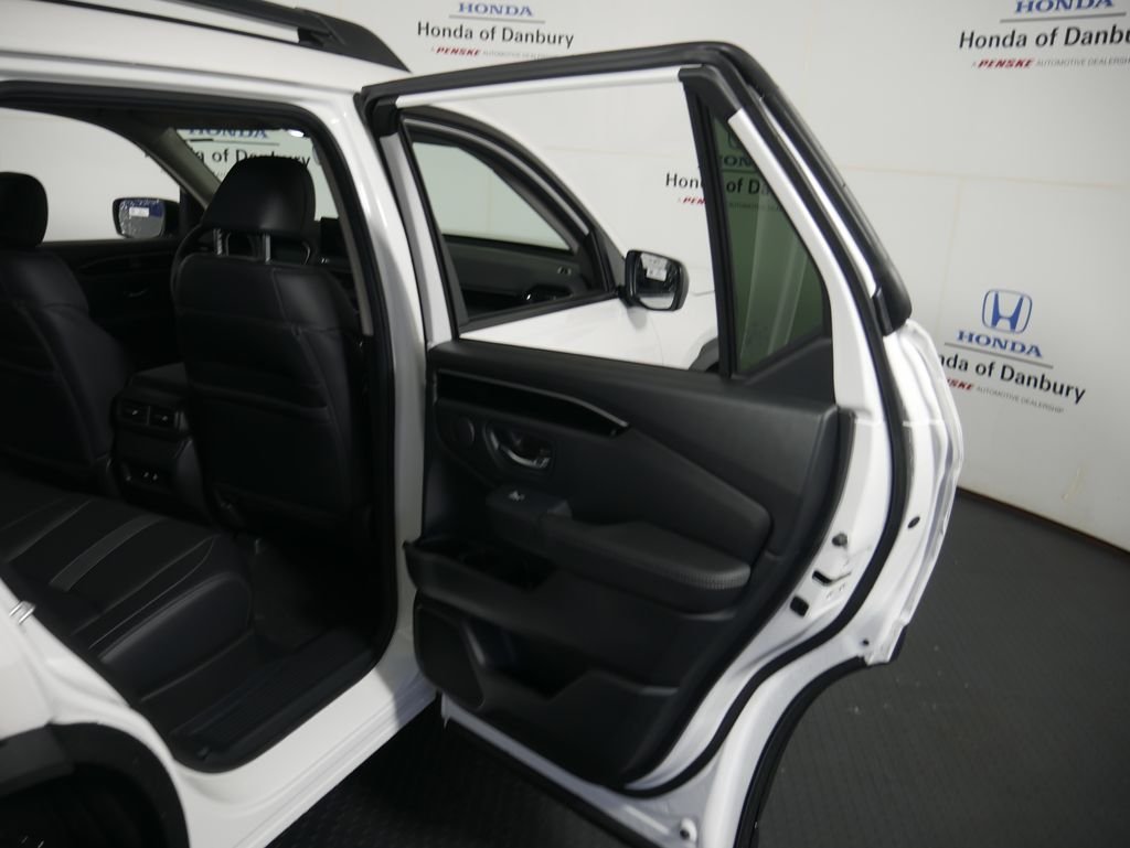 New 2026 Platinum White Pearl Honda RTL Towing image 8