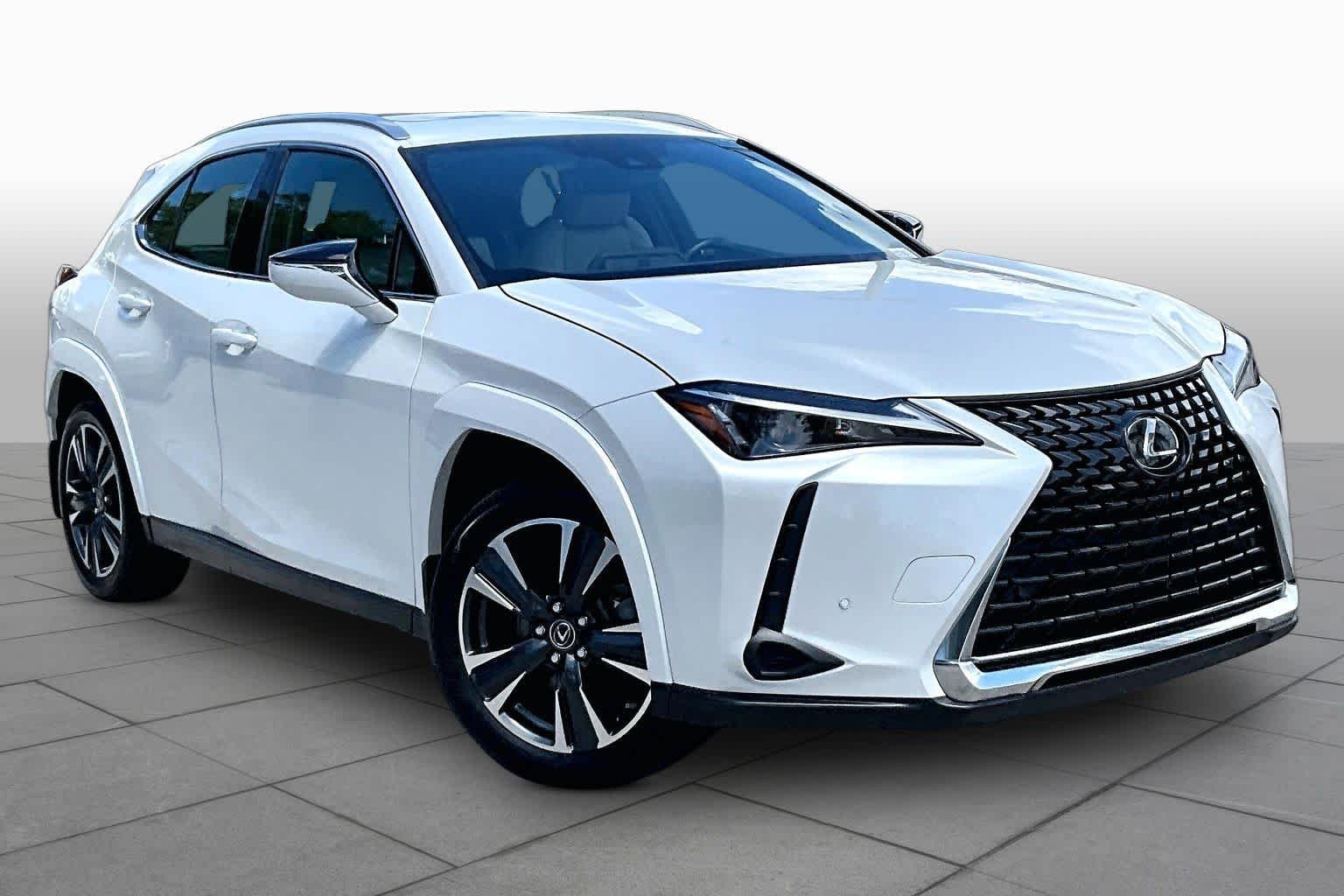 Used 2024 Eminent White Pearl Lexus Premium image 3