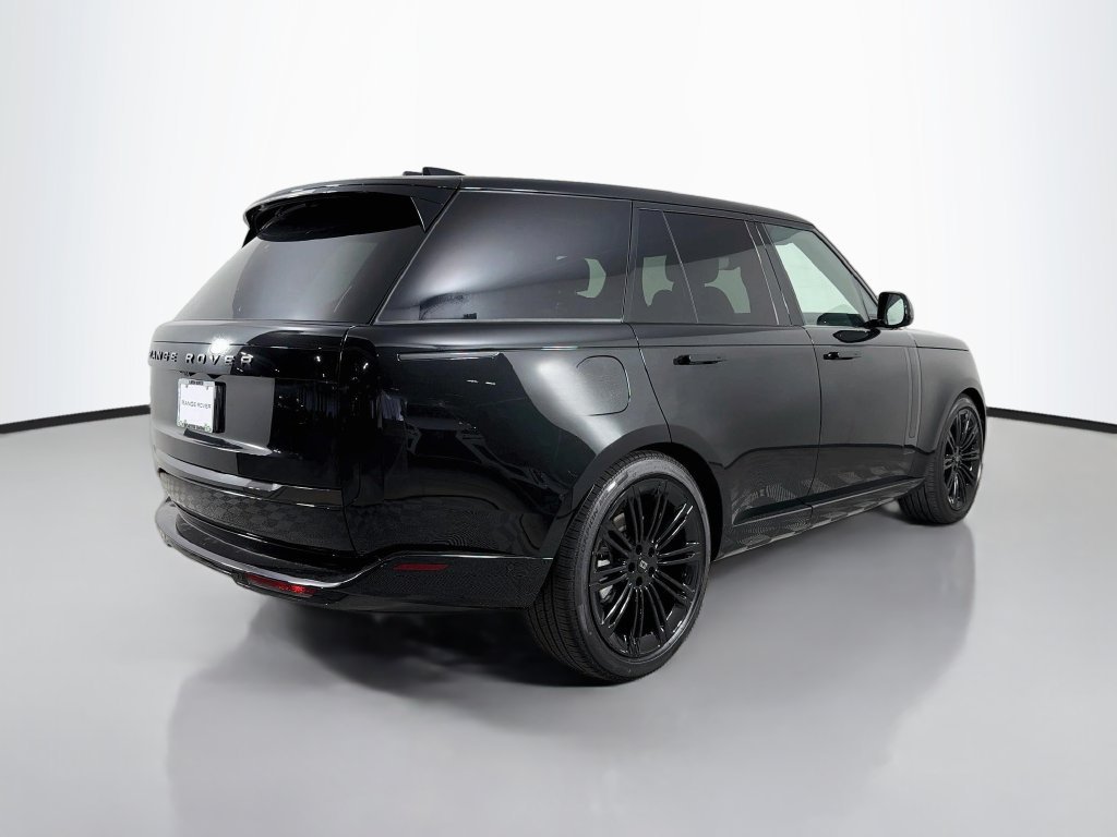 New 2027 Santorini Black Land Rover SE image 5