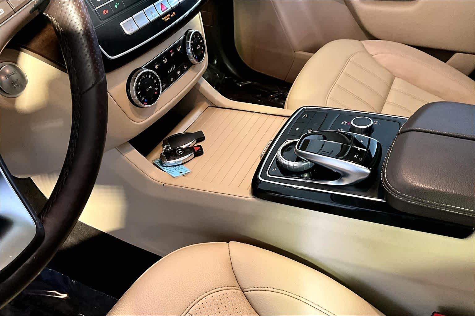 Used 2018 Brilliant Blue Metallic Mercedes-Benz GLE 350 image 17