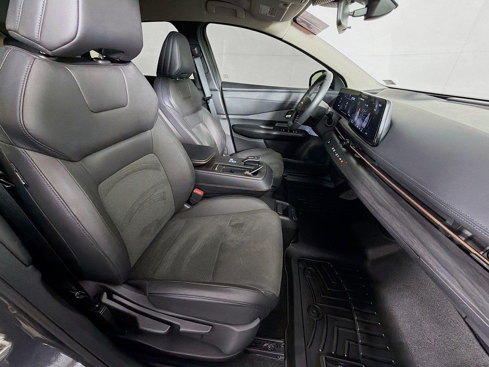 Used 2023 Gun Metallic Nissan ENGAGE image 31