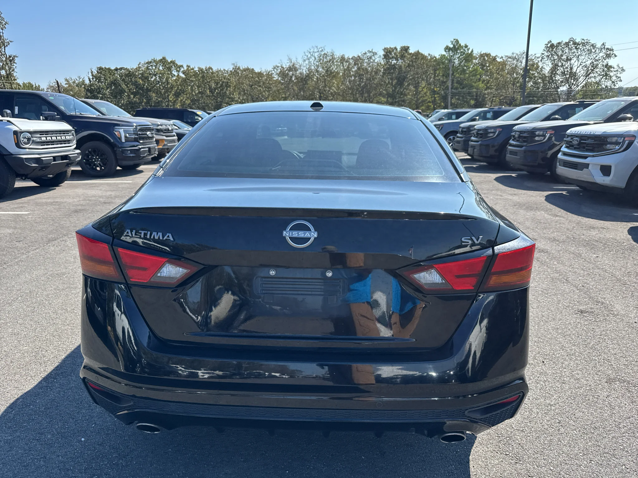 Used 2024 Super Black Nissan 2.5 SV image 7