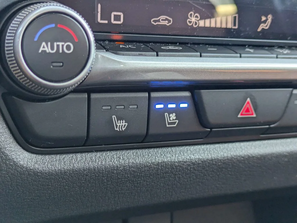 Used 2026 Wind Chill Pearl Mazda 2.5 Turbo image 23
