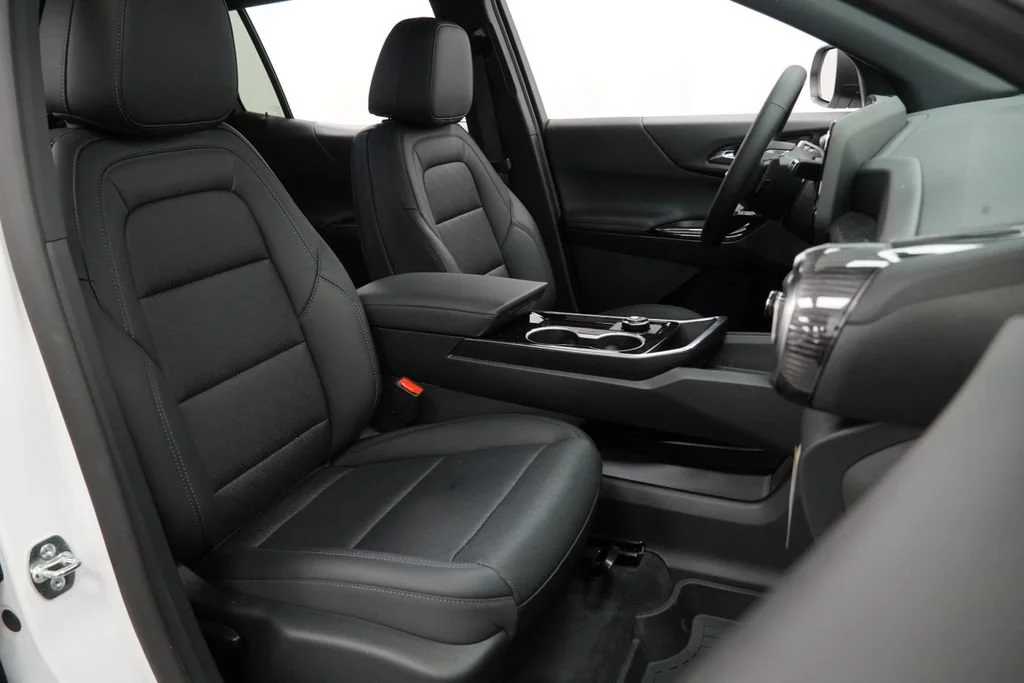 New 2026 Summit White Chevrolet LT image 29