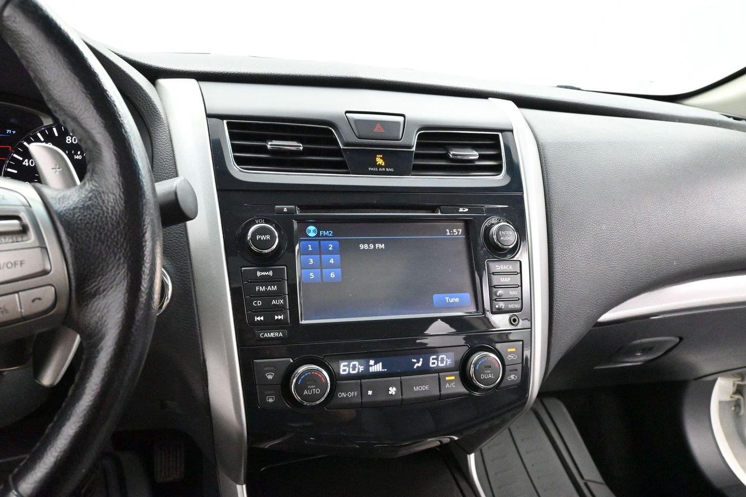 Used 2013 Pearl White Nissan 3.5 SL image 18