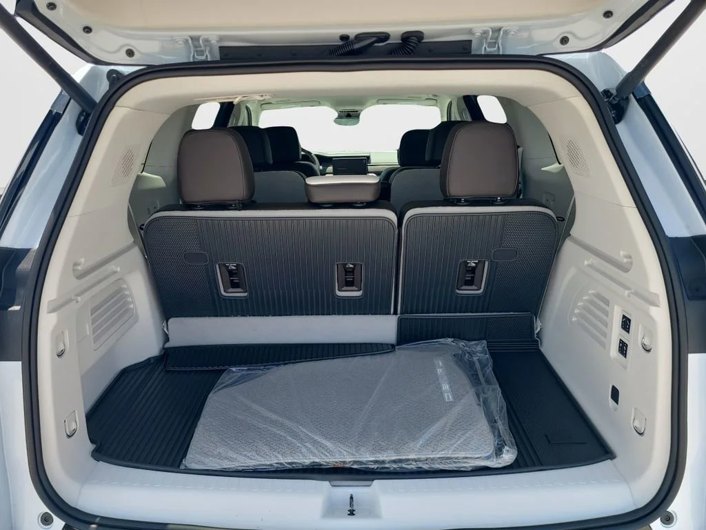 New 2026 Glacier White Tricoat GMC Denali image 9