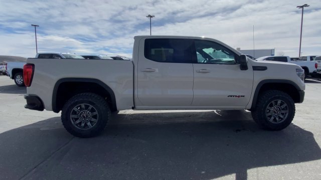2026 GMC Sierra 1500 AT4X - Photo 9