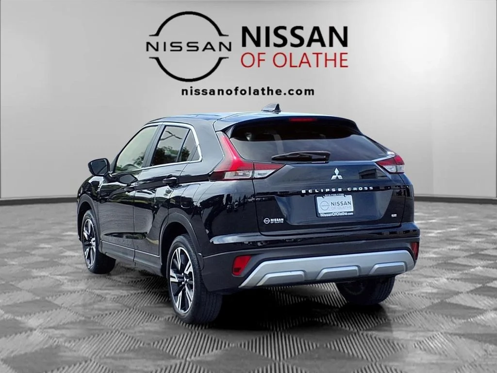 Used 2024 Black Mitsubishi  image 3