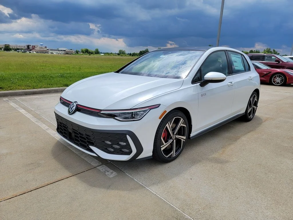 2025 Volkswagen Golf GTI SE - Photo 7