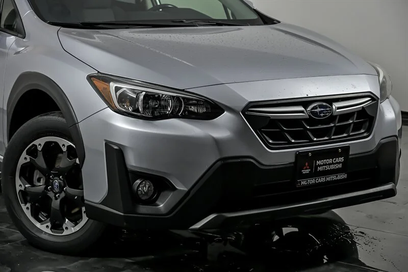 Used 2022  Subaru Premium image 2