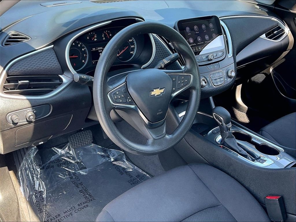 Used 2024 Summit White Chevrolet LT image 8