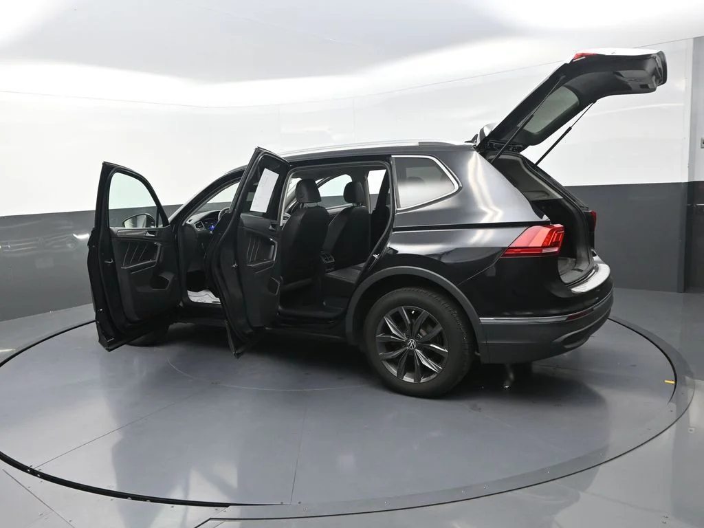 Used 2023 Black Volkswagen 2.0T SE image 33