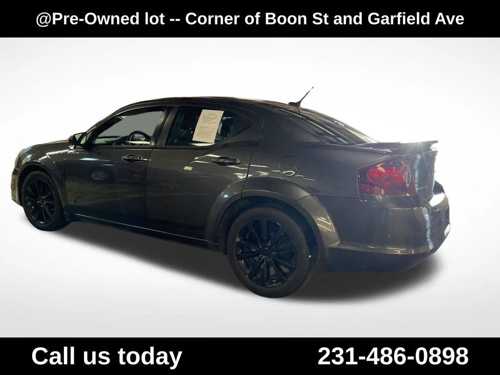Used 2014 Gray Dodge SE image 3
