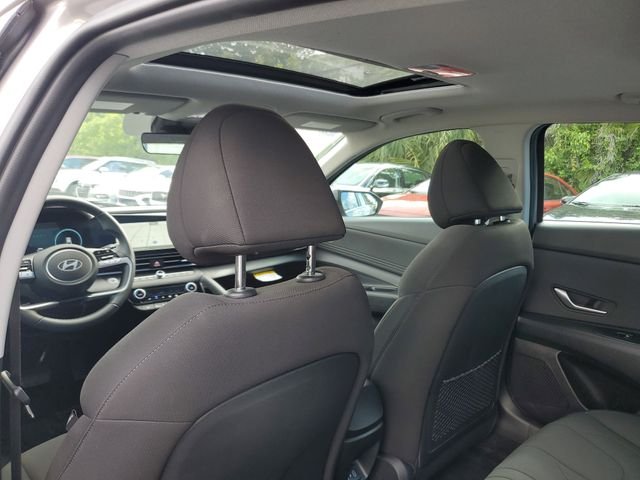2025 Hyundai Elantra SEL - Photo 25