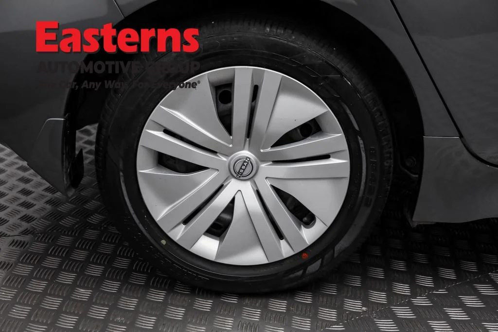 Used 2024 Gray Nissan S image 29