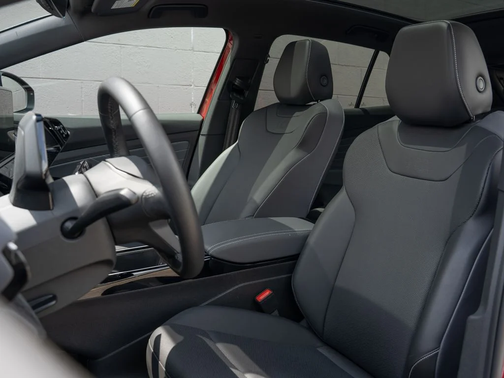 Used 2023 Blue Volkswagen Pro S image 5