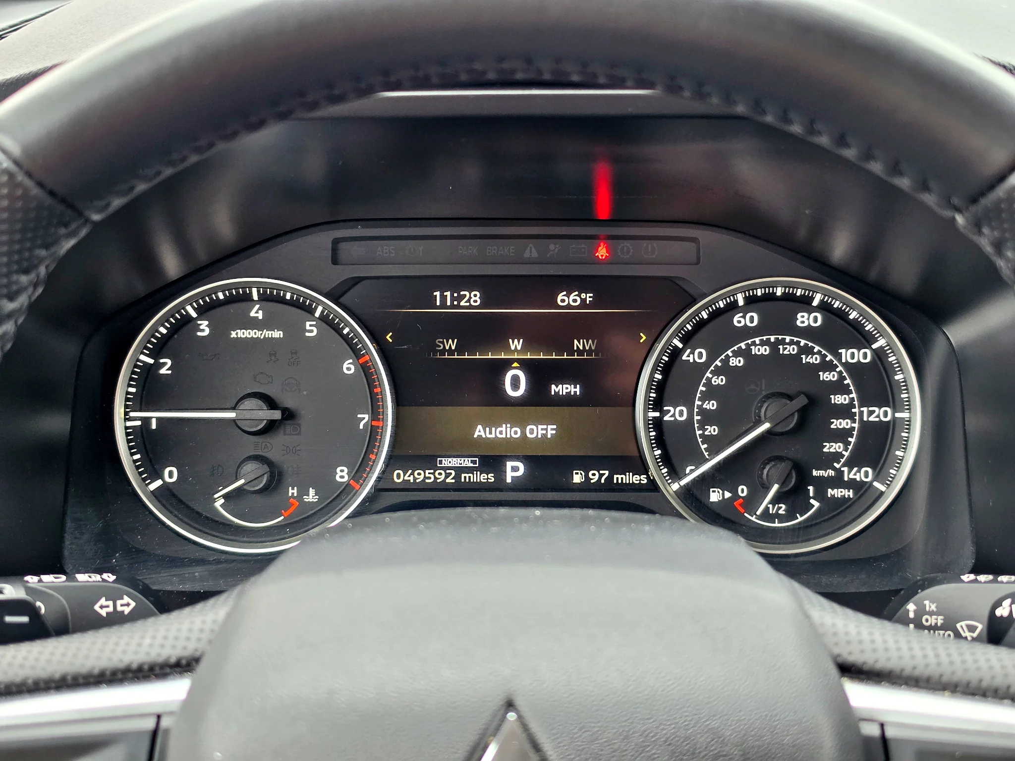 Used 2025 White Diamond Mitsubishi SE image 13