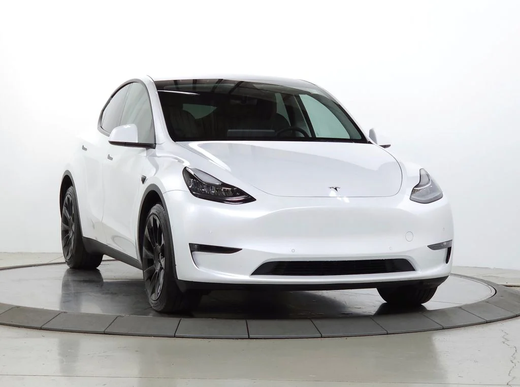 2022 Tesla Model Y's photo