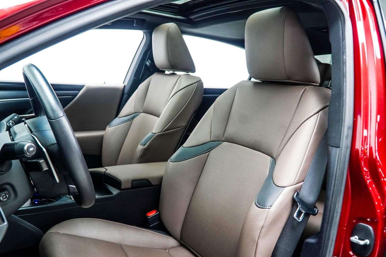 Used 2025 Red Lexus 350 image 32
