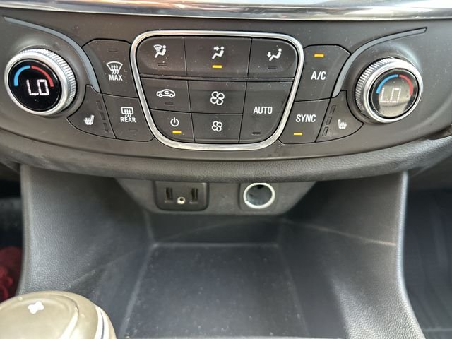 Used 2019 Gray Chevrolet 3LT image 19