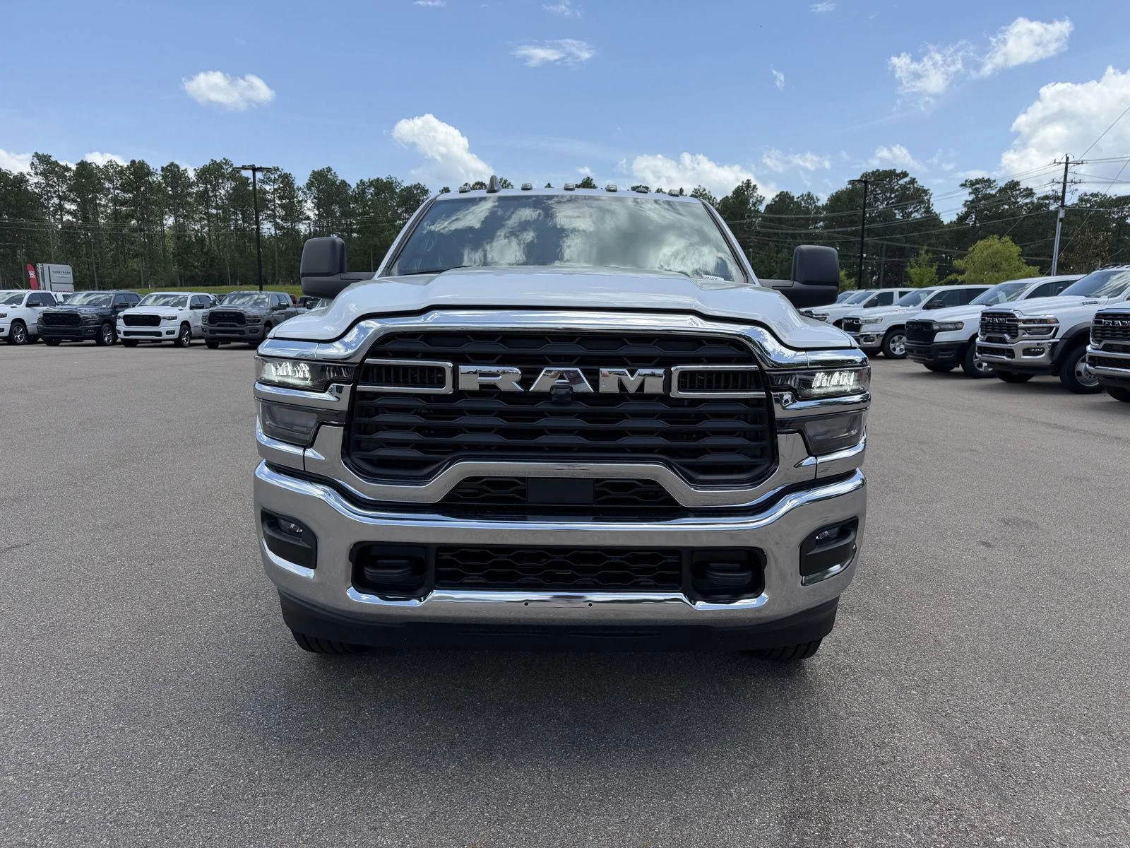 New 2026 Bright White Clear-Coat Exterior Paint RAM Tradesman image 2