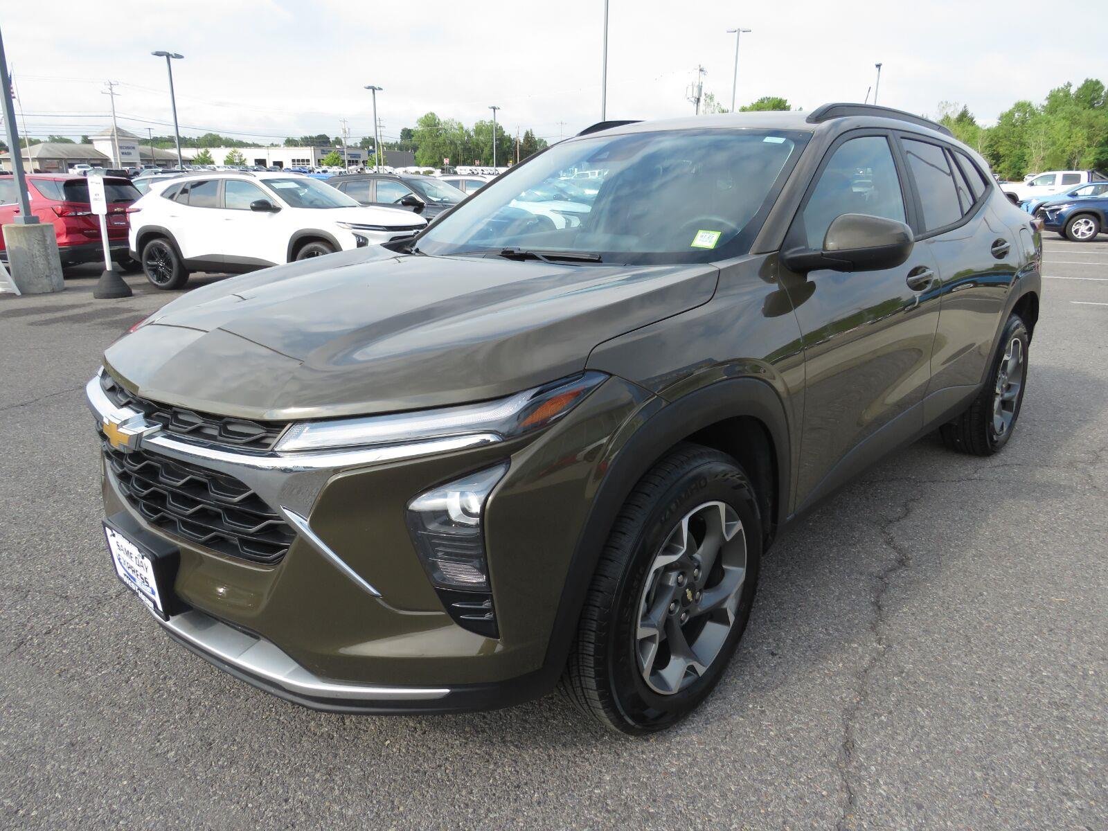 Used 2024 Harvest Bronze Metallic Chevrolet LT image 8