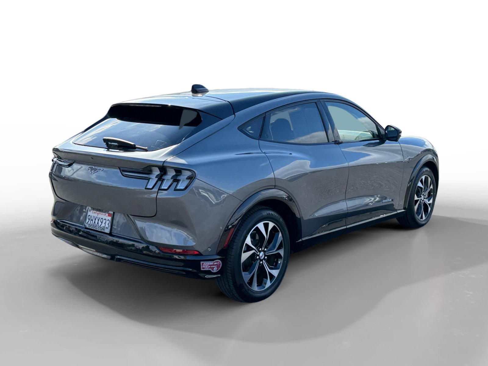 Used 2023 Gray Metallic Ford Premium image 5