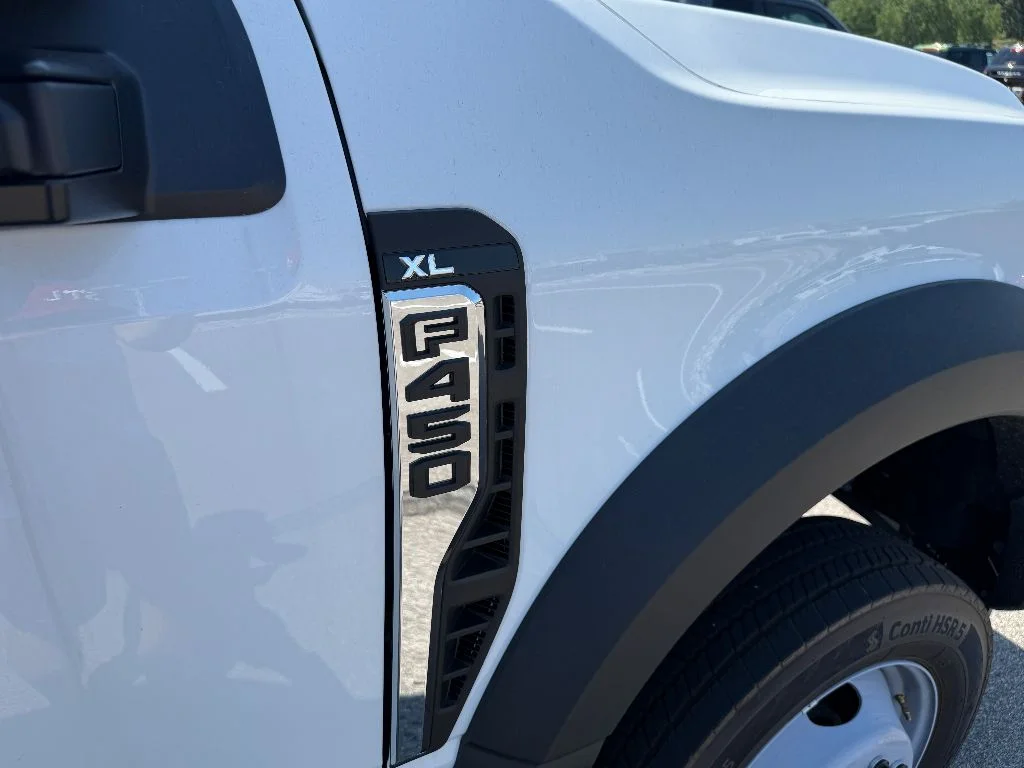 2025 Ford F-450 Super Duty Chassis Cab XL - Photo 8