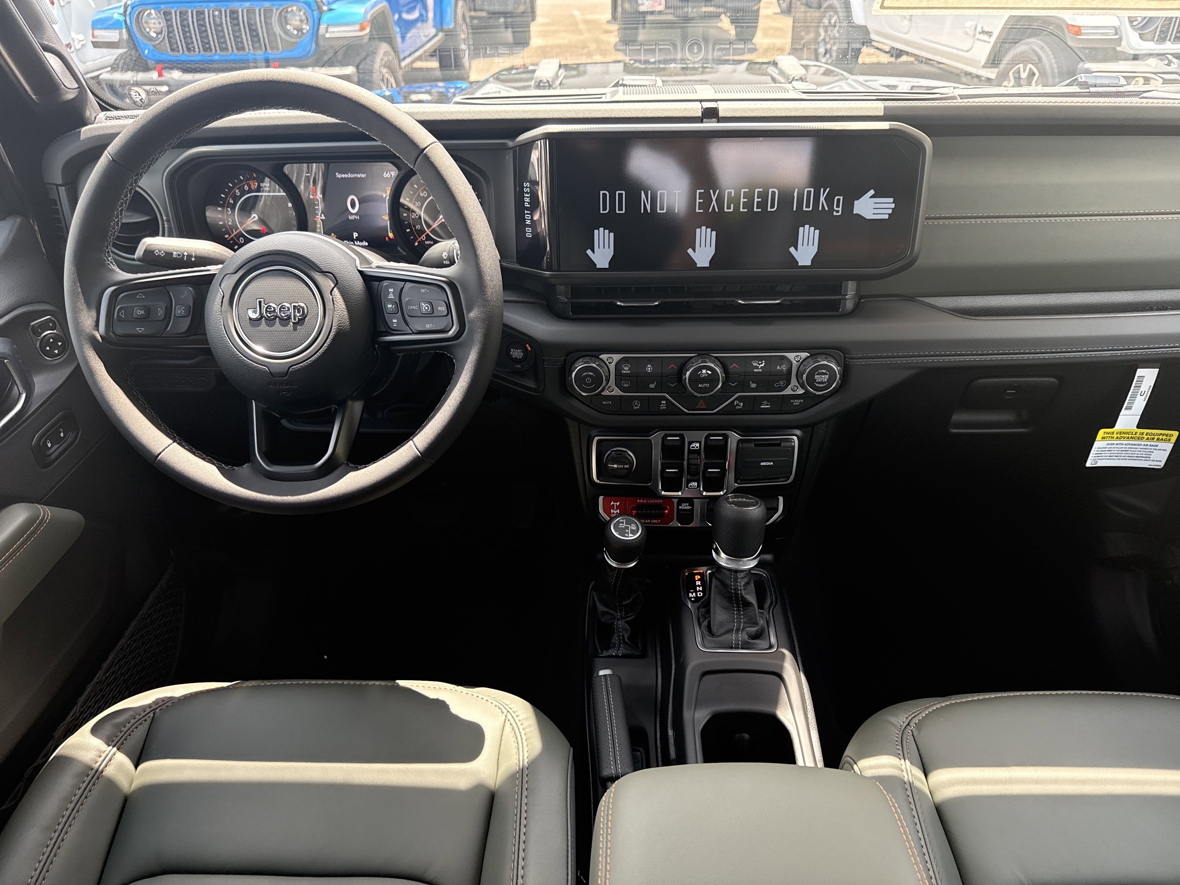 New 2026 Black Clear-Coat Exterior Paint Jeep Mojave X image 22