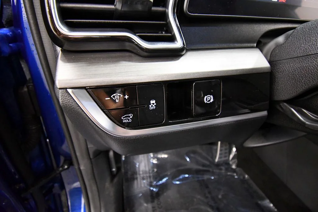 Certified Used 2025 Blue Kia X-Pro image 20
