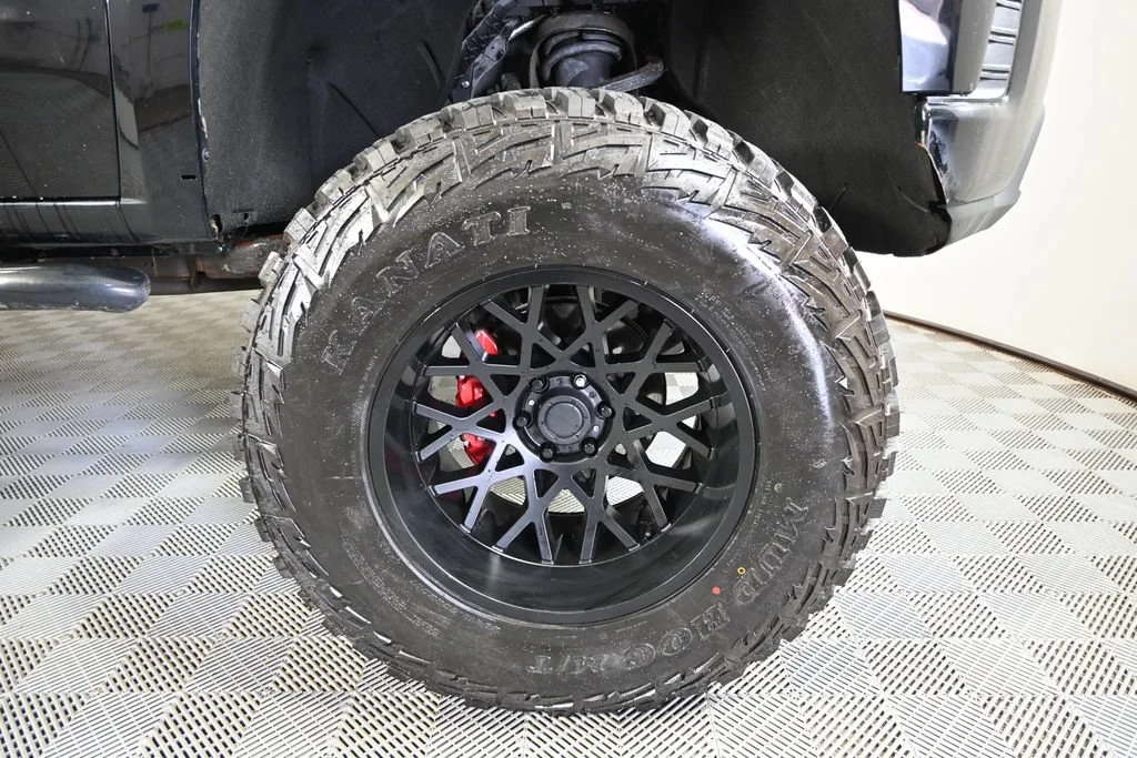 Used 2019 BLACK Chevrolet Custom Trail Boss image 12