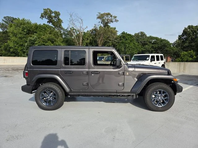 New 2026 Granite Crystal Metallic Clear-Coat Exterior Paint Jeep  image 10