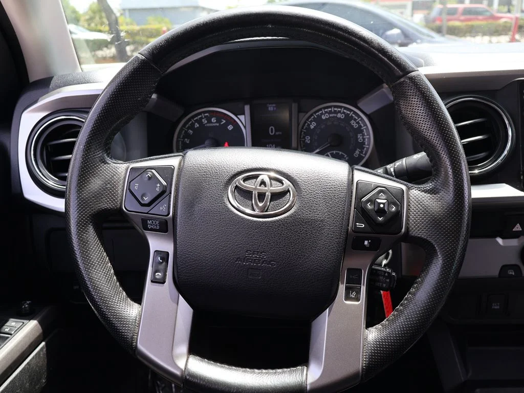 Used 2022 Red Toyota SR5 image 32