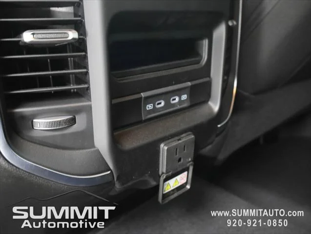 New 2026 Diamond Black Crystal Pearl-Coat Exterior Paint RAM BIG HORN image 39