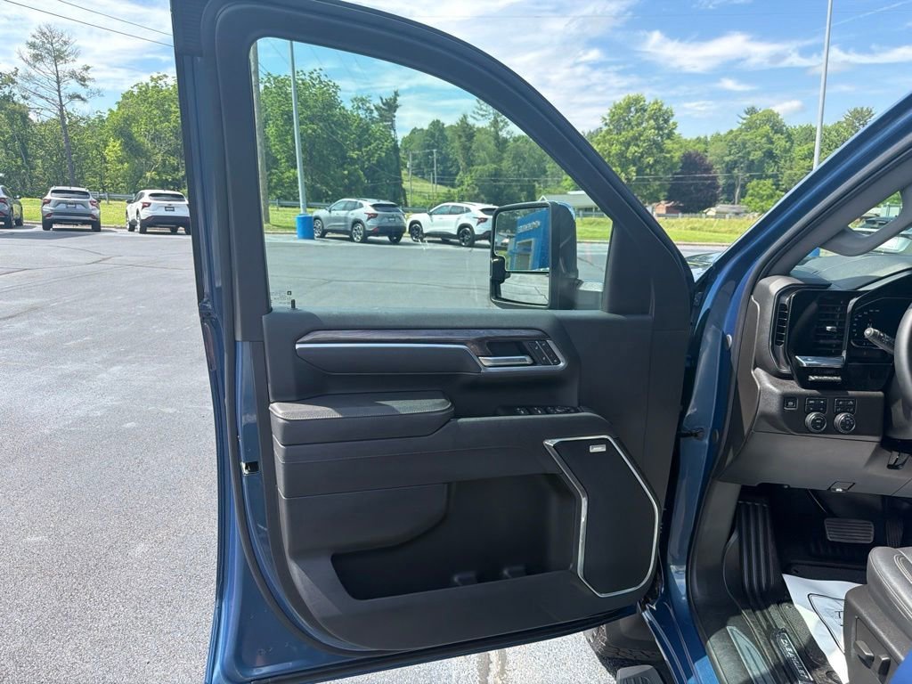 Used 2025 Lakeshore Blue Metallic Chevrolet LTZ image 41