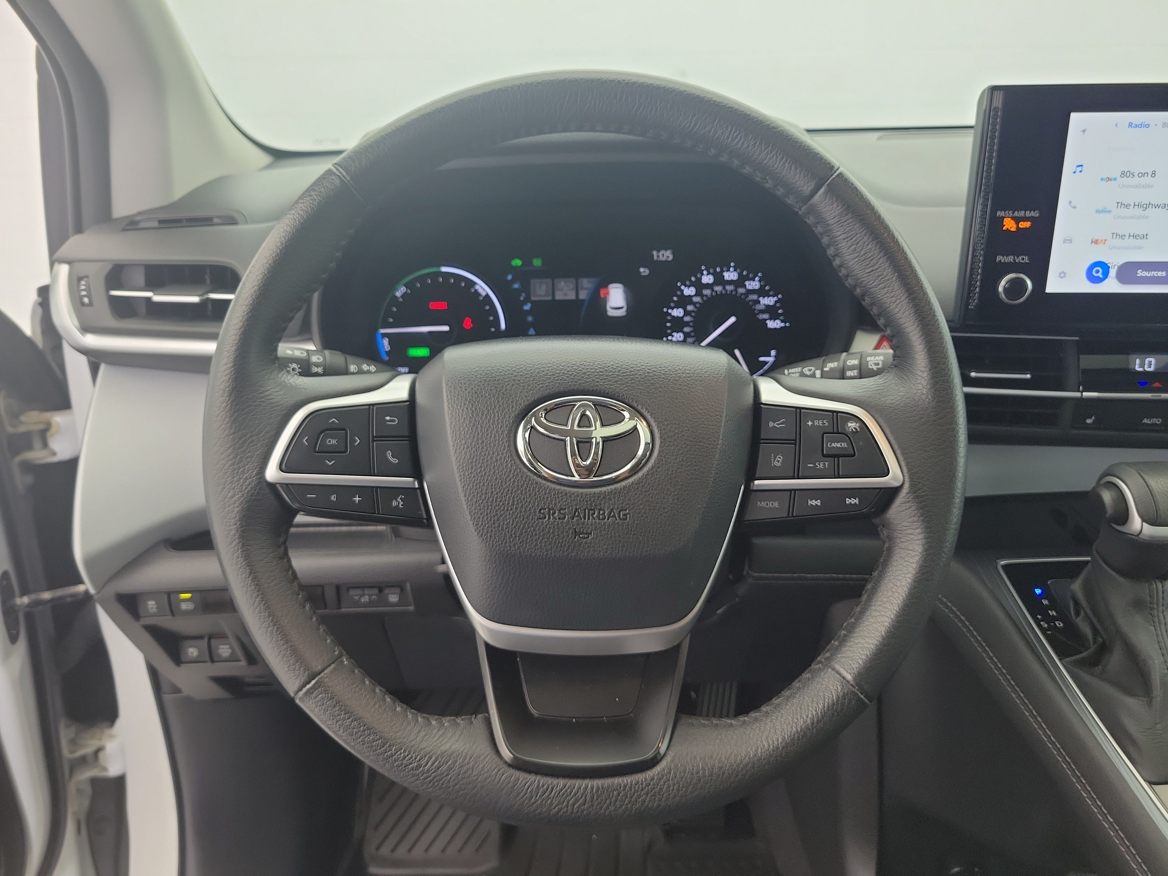 Used 2025 Wind Chill Pearl Toyota XLE image 24
