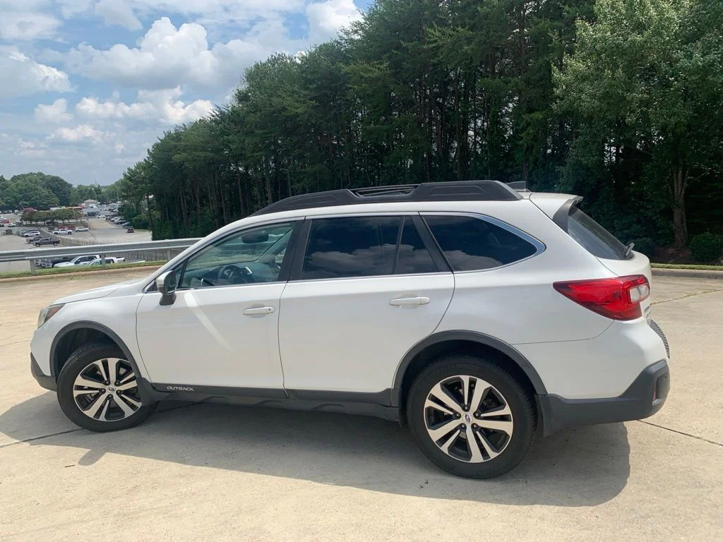Used 2019 White Subaru 2.5i image 17
