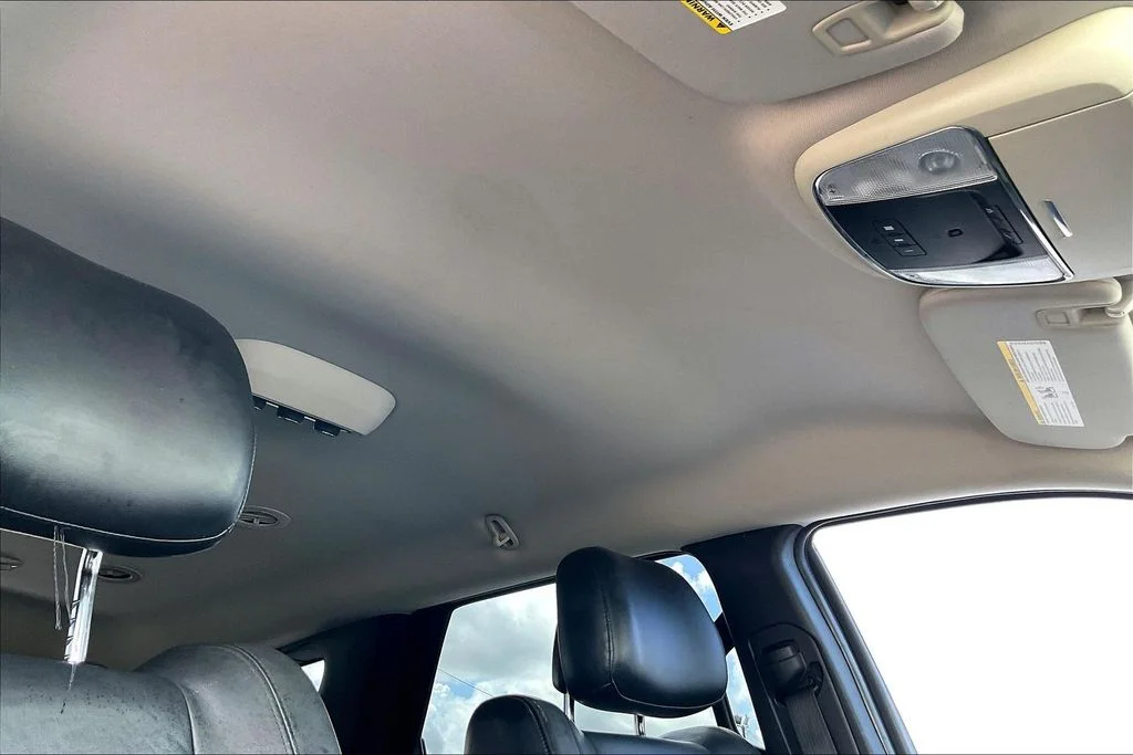 Used 2015 Silver Dodge Limited image 28