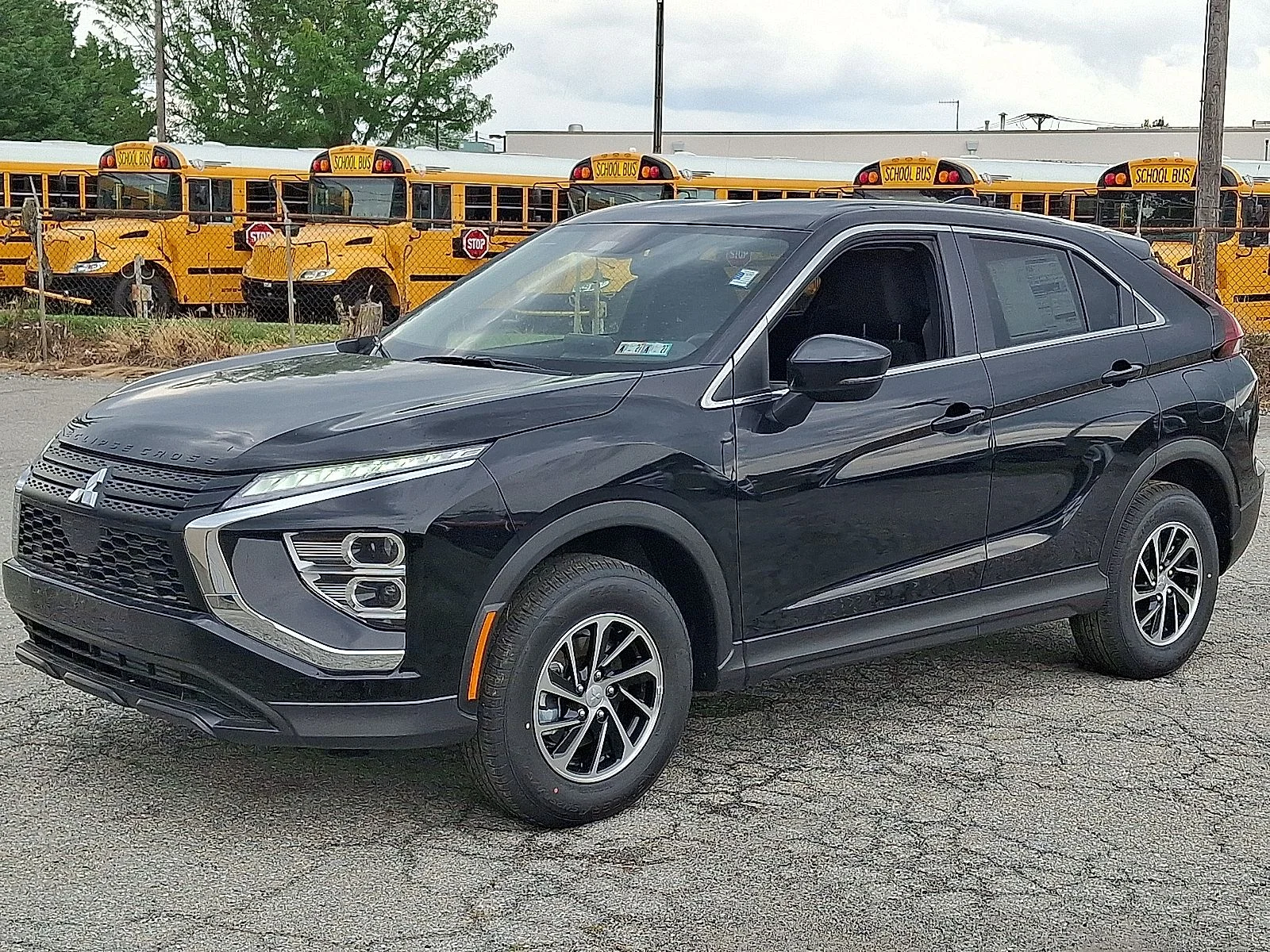 New 2026 Black Mitsubishi ES image 4